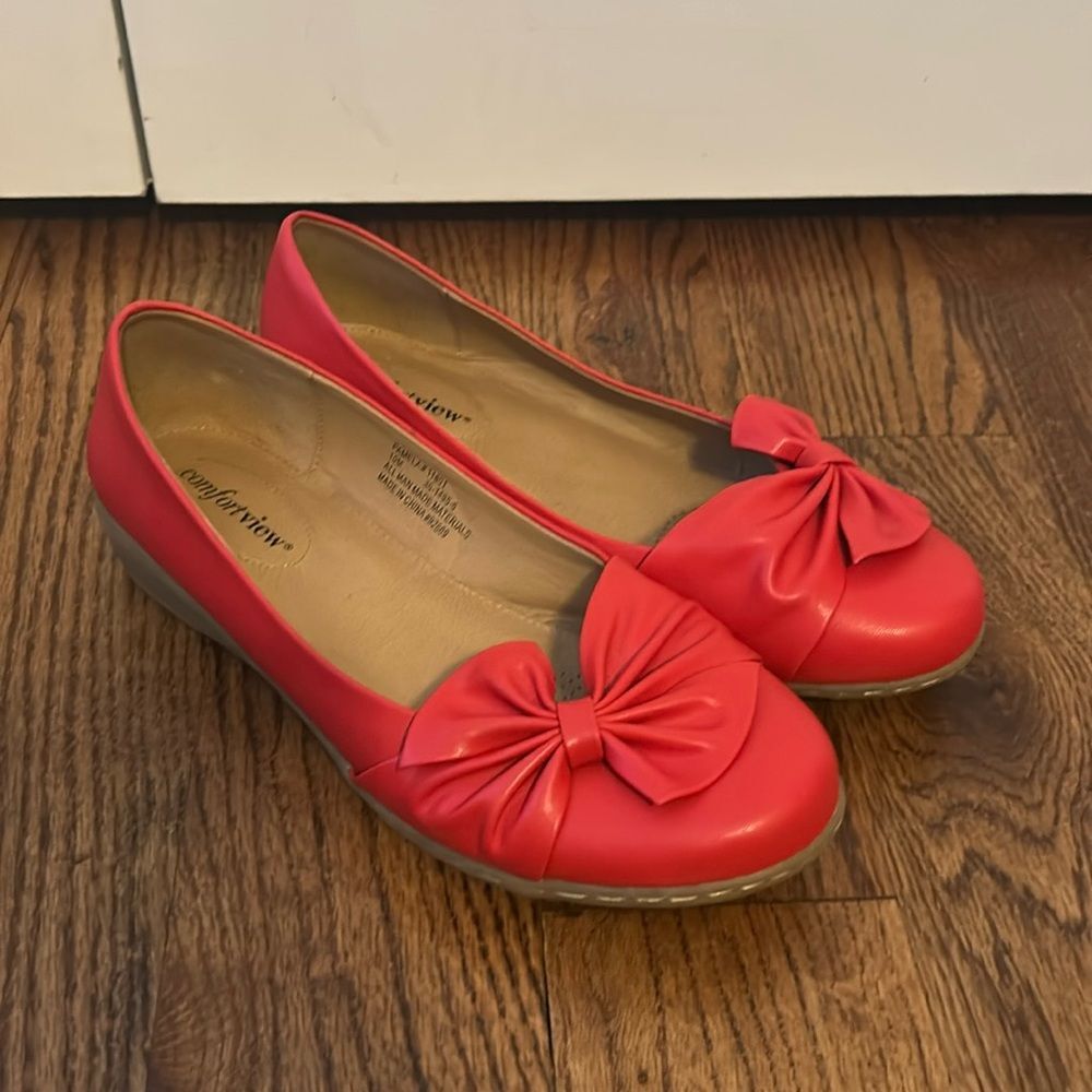 Comfortview Bold Red Bow Heels